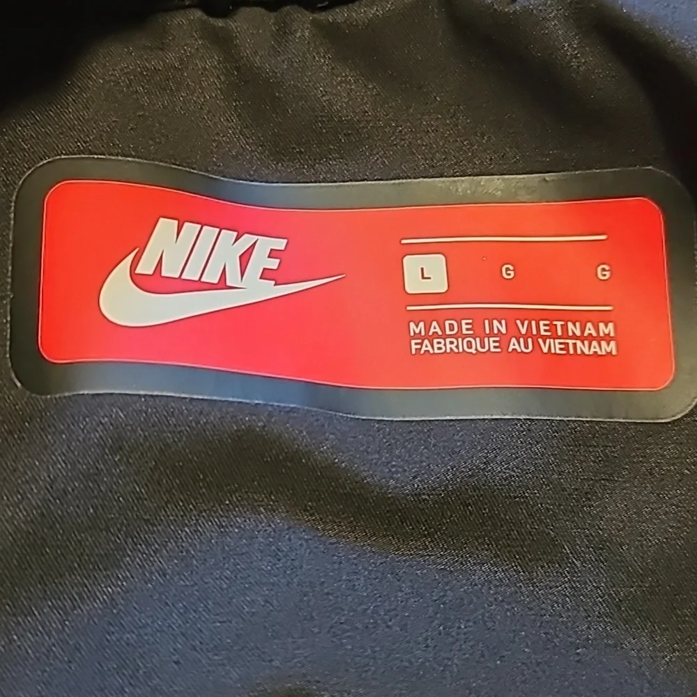 Nike Jacket - Picture 7 of 8